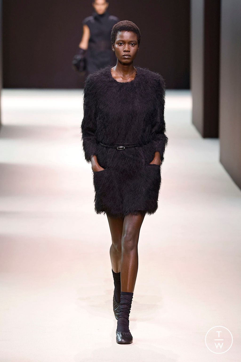 Fashion Week New York Fall/Winter 2024 look 40 from the Cos collection womenswear