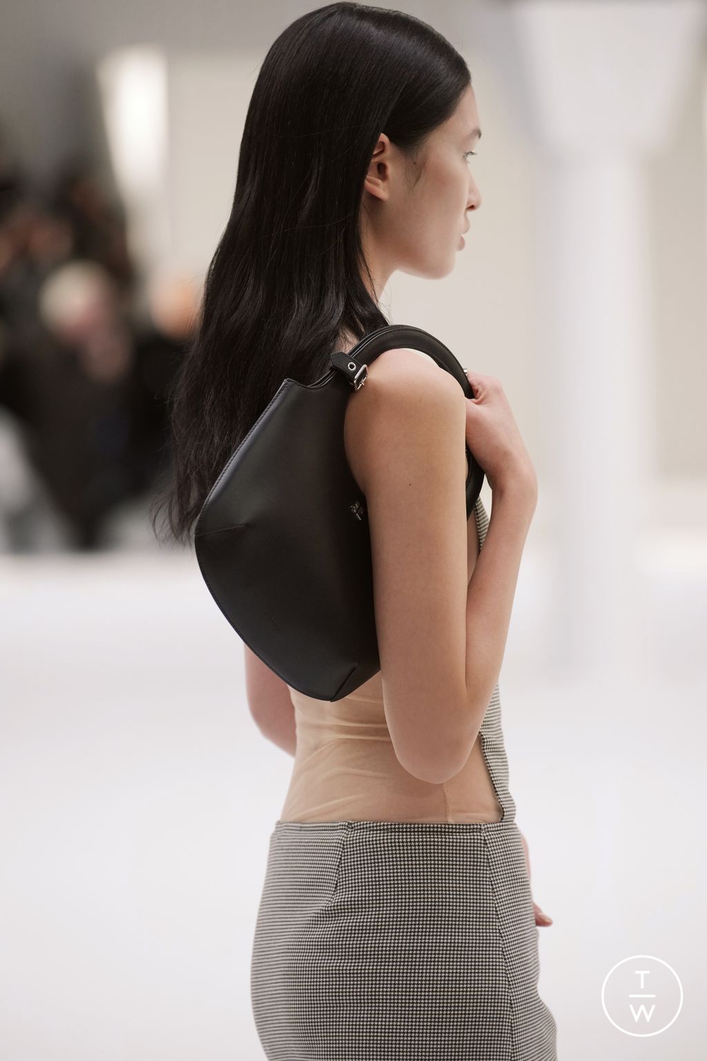 Fashion Week Paris Fall/Winter 2024 look 2 from the Courrèges collection womenswear accessories