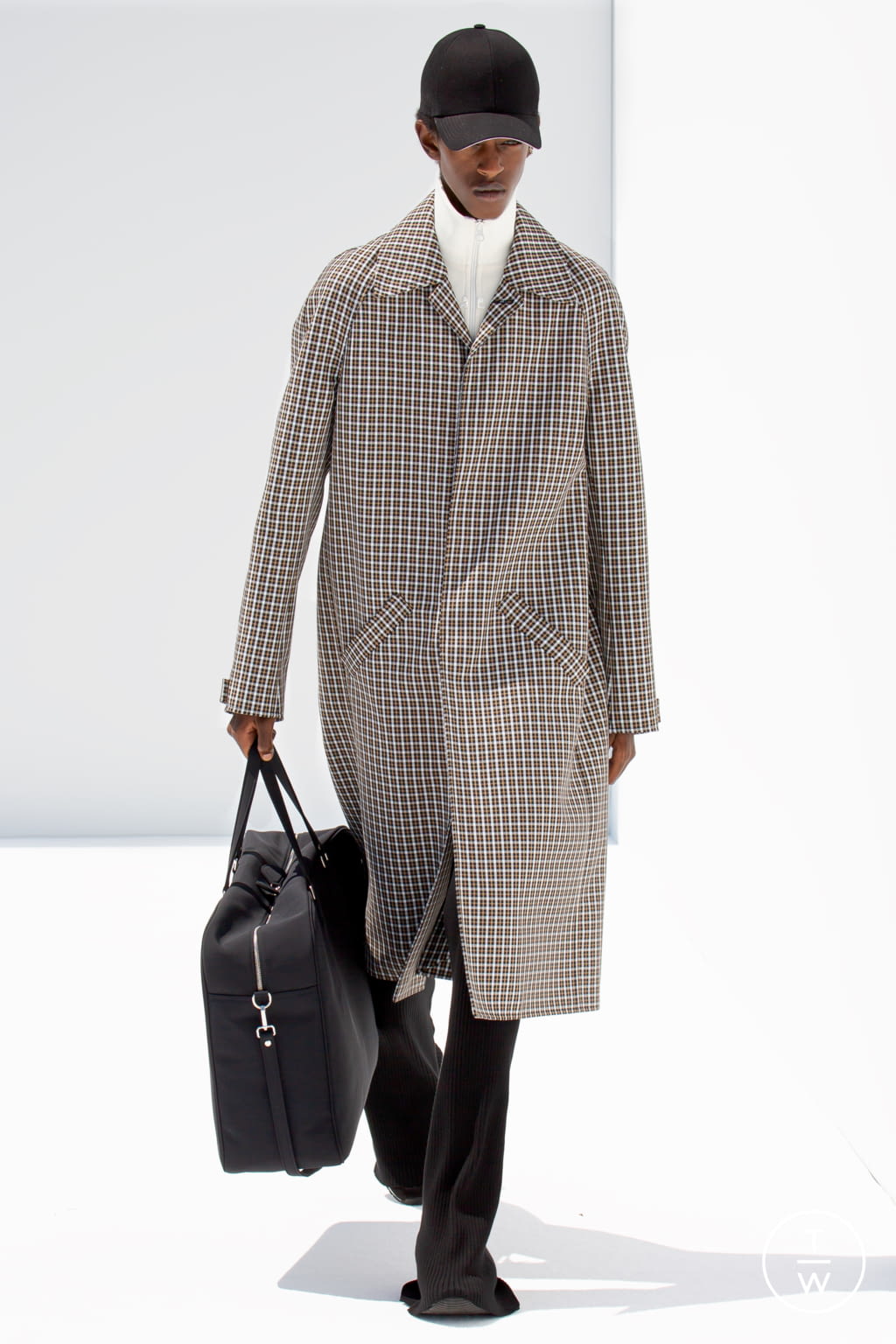 Fashion Week Paris Spring/Summer 2022 look 2 from the Courrèges collection menswear