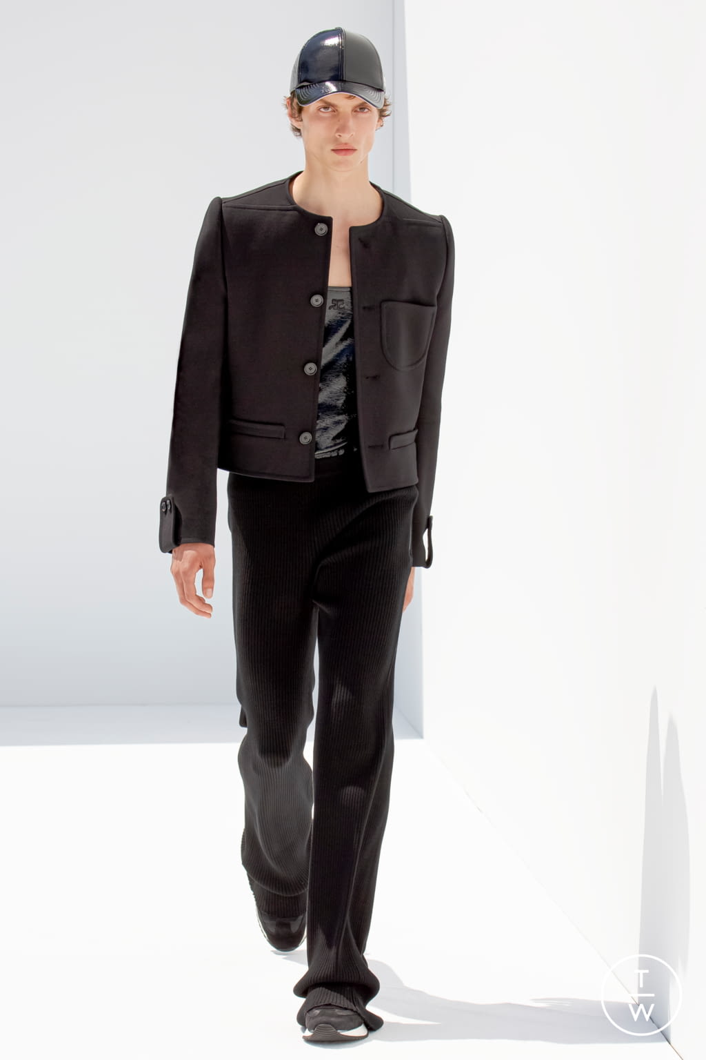 Fashion Week Paris Spring/Summer 2022 look 23 from the Courrèges collection menswear