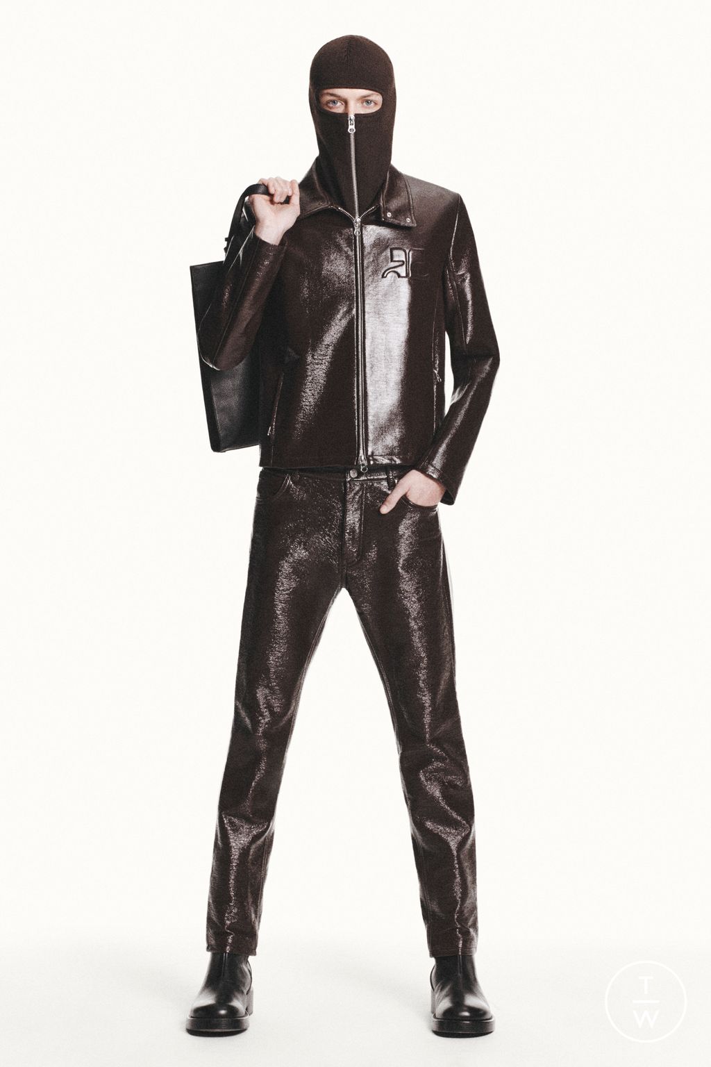 Fashion Week Paris Fall/Winter 2024 look 11 from the Courrèges collection 男装