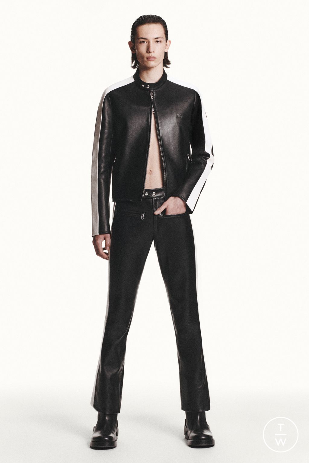 Fashion Week Paris Fall/Winter 2024 look 12 from the Courrèges collection 男装