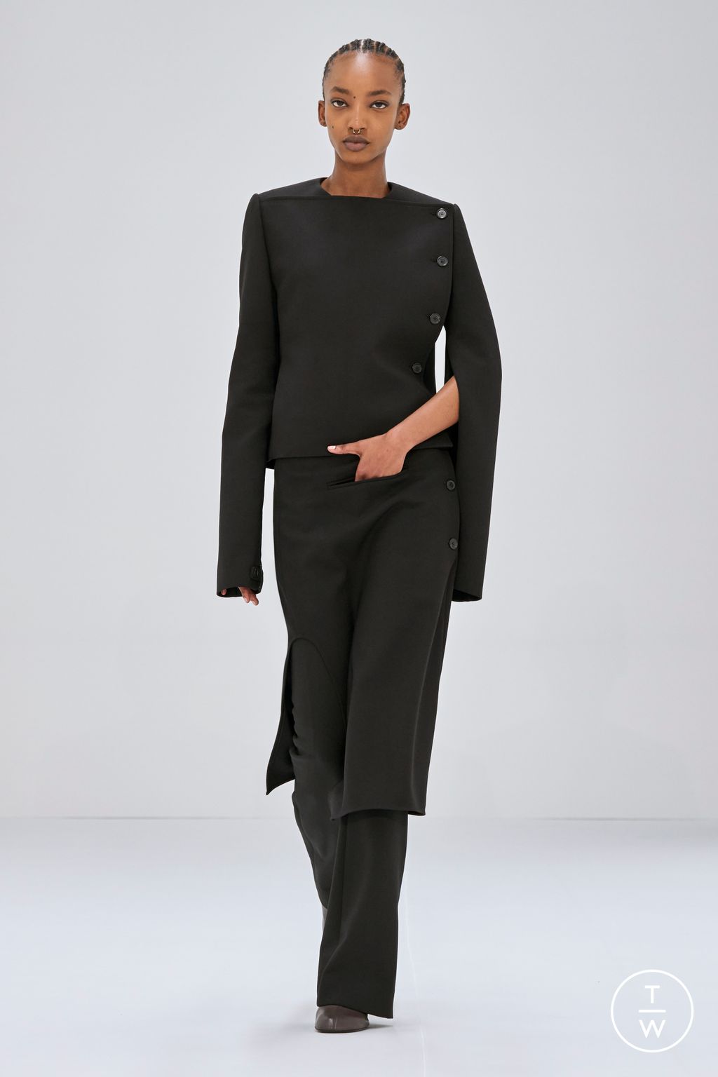 Fashion Week Paris Fall/Winter 2024 look 11 from the Courrèges collection 女装
