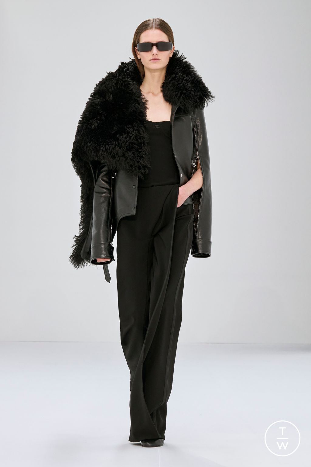 Fashion Week Paris Fall/Winter 2024 look 31 de la collection Courrèges womenswear