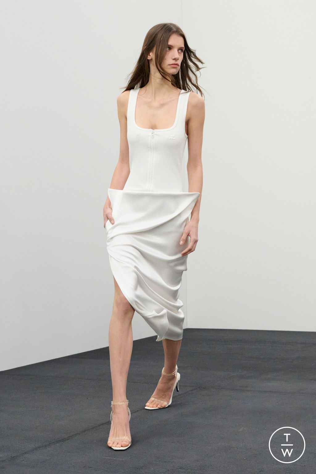 Fashion Week Paris Fall/Winter 2026 look 2 from the Courrèges collection womenswear