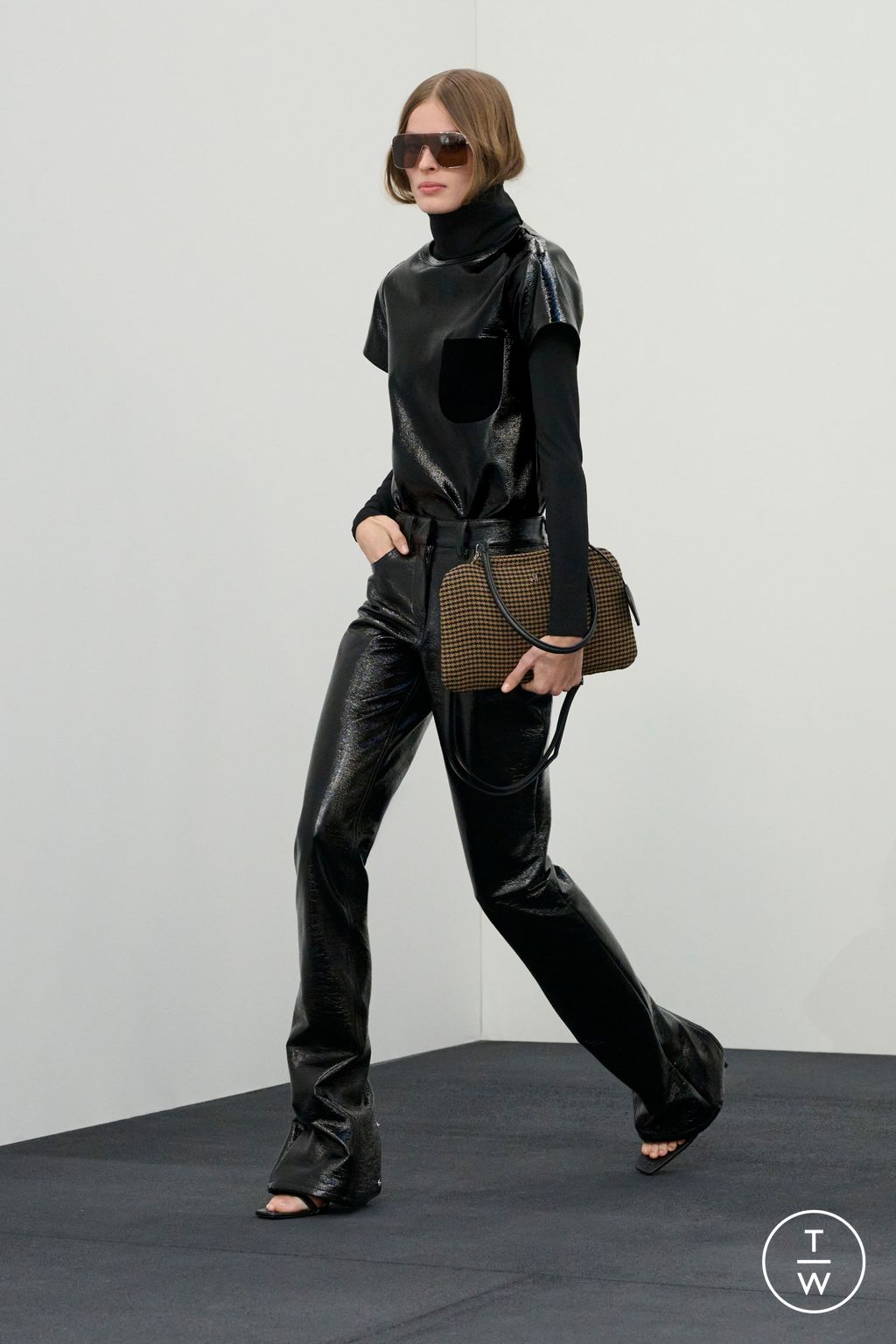 Fashion Week Paris Fall/Winter 2026 look 18 from the Courrèges collection 女装
