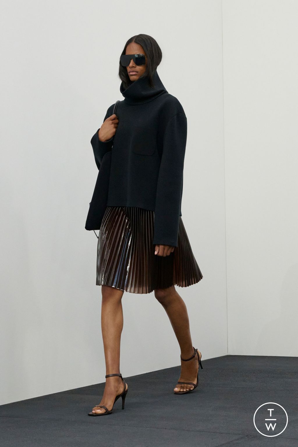 Fashion Week Paris Fall/Winter 2026 look 21 from the Courrèges collection womenswear