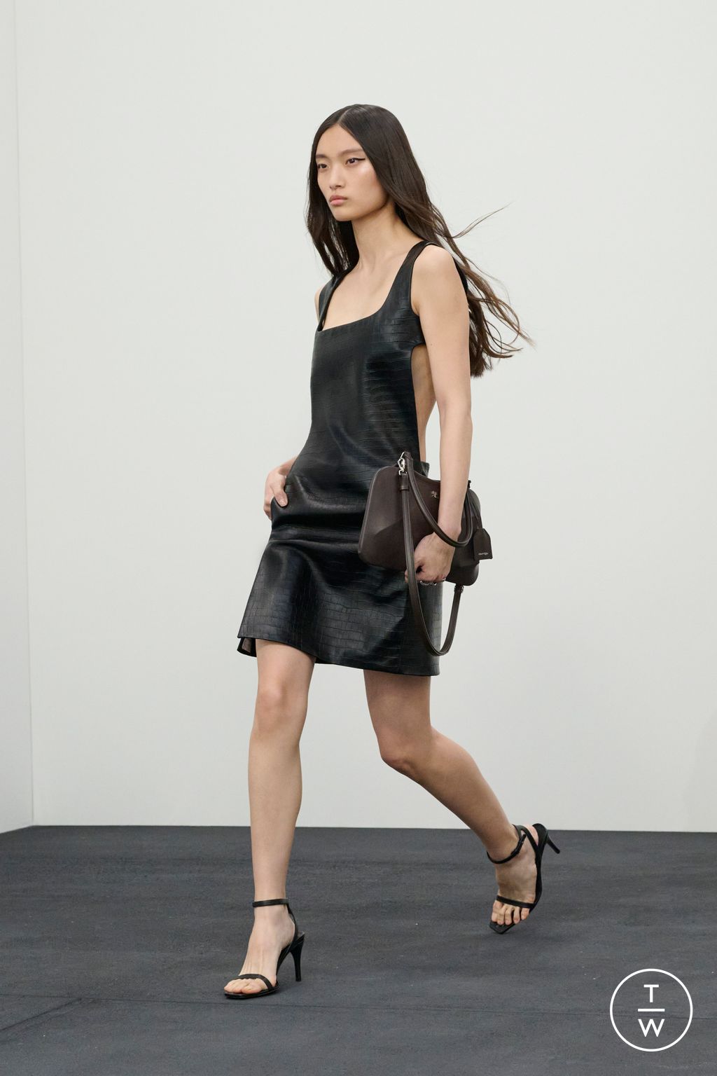 Fashion Week Paris Fall/Winter 2026 look 33 from the Courrèges collection womenswear