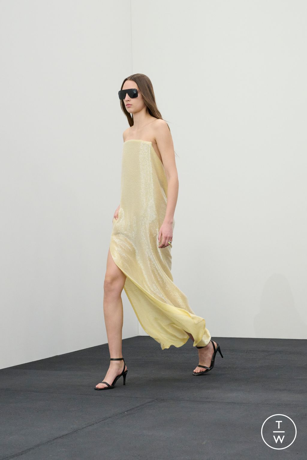 Fashion Week Paris Fall/Winter 2026 look 34 from the Courrèges collection 女装