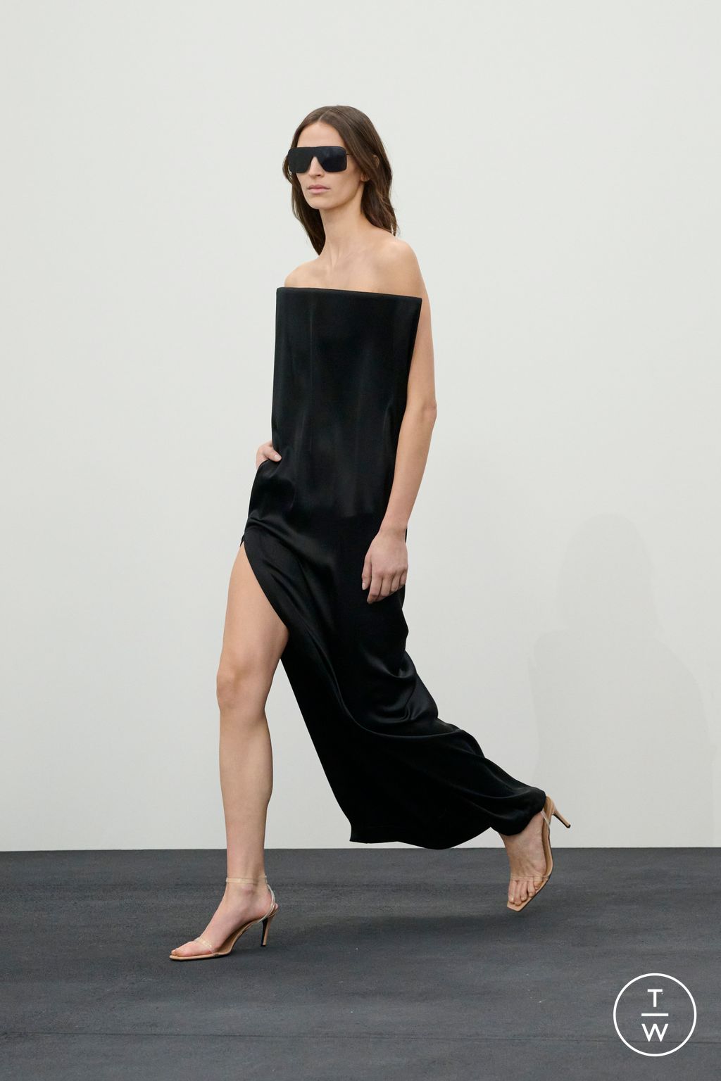 Fashion Week Paris Fall/Winter 2026 look 36 from the Courrèges collection womenswear