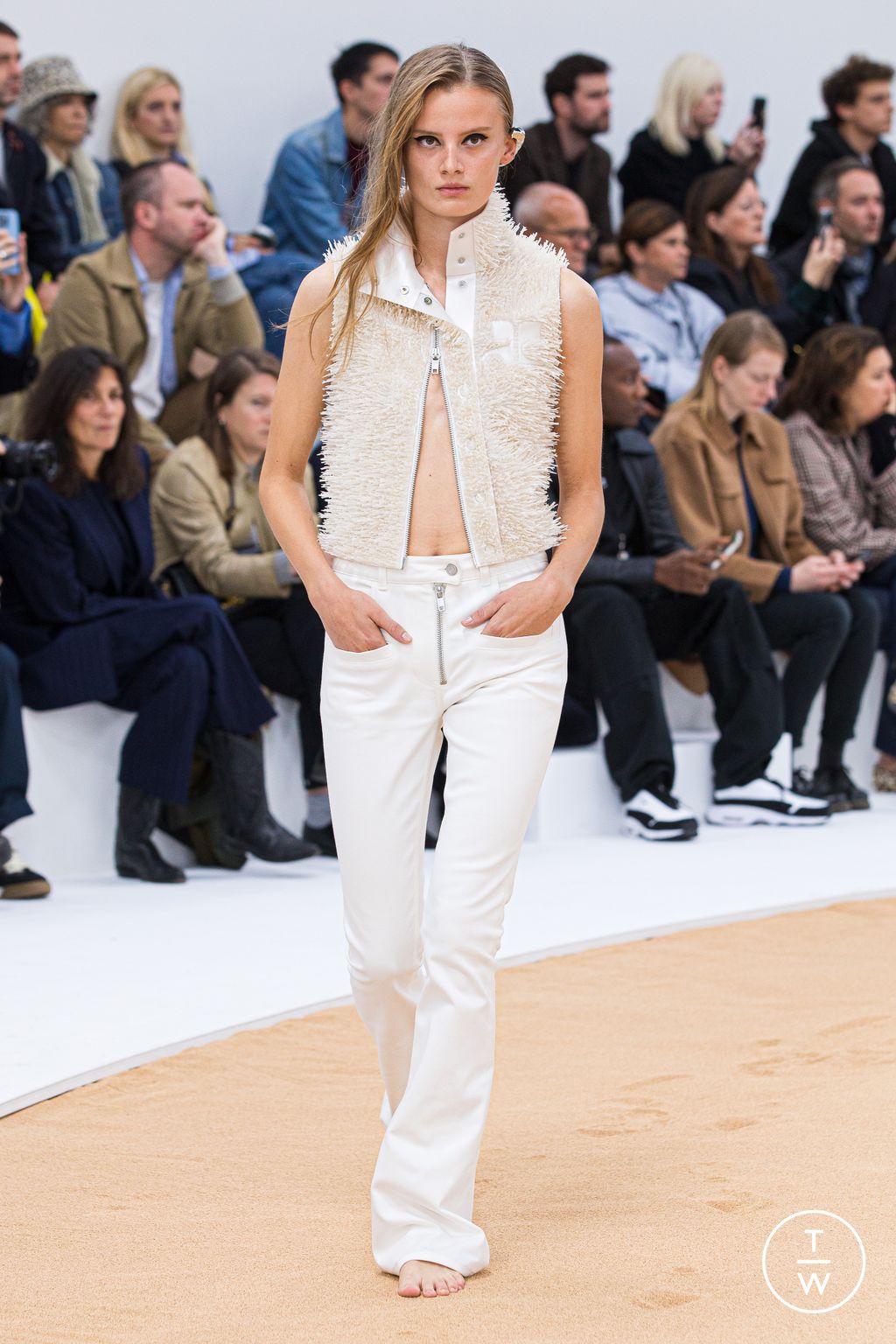 Fashion Week Paris Spring/Summer 2023 look 3 from the Courrèges collection womenswear