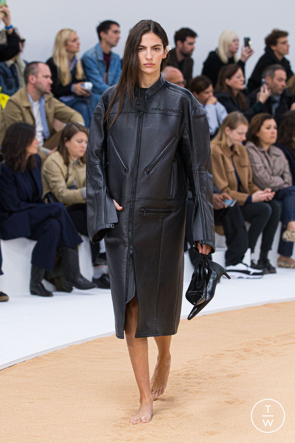 Fashion Week Paris Spring/Summer 2023 look 11 from the Courrèges collection womenswear