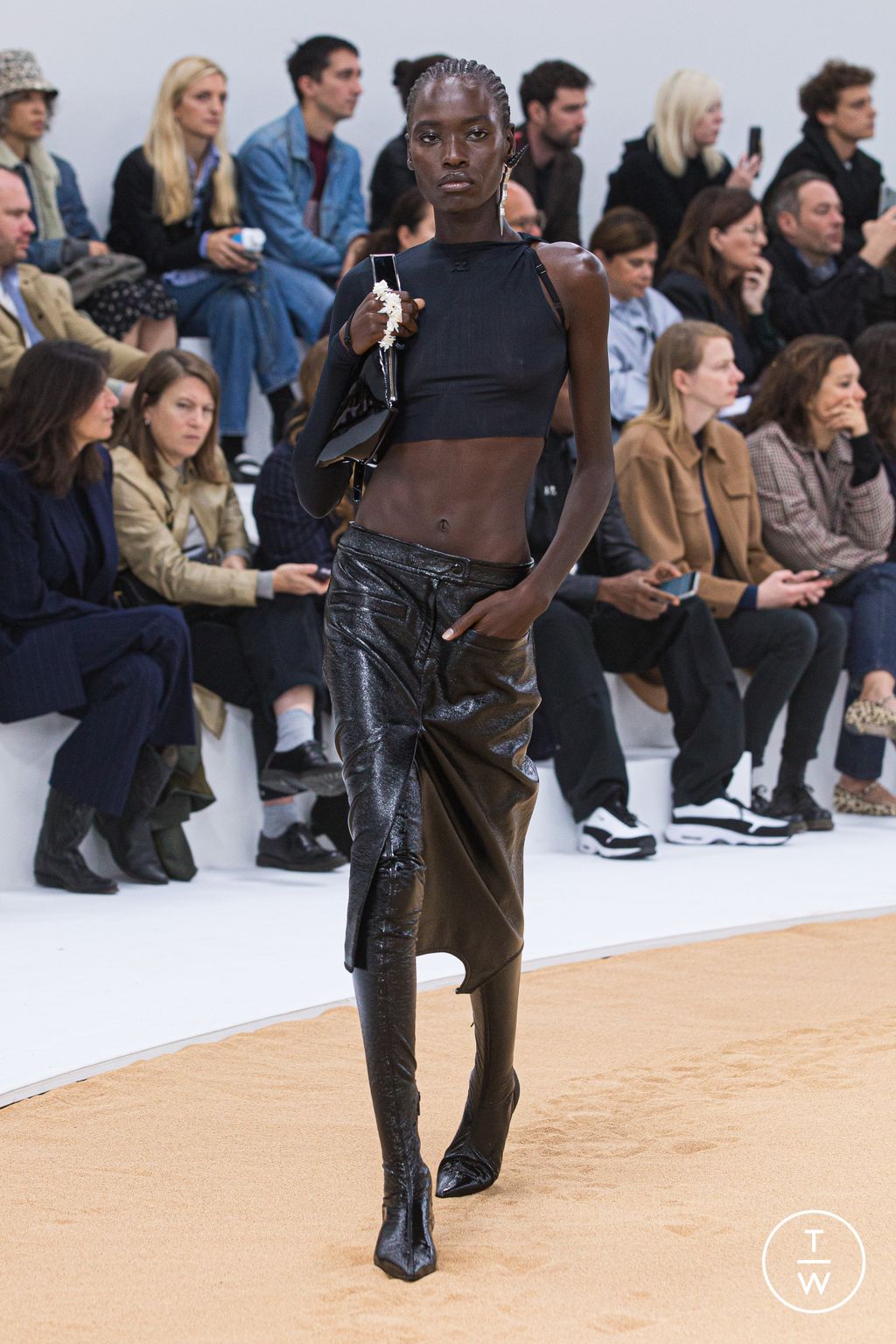 Fashion Week Paris Spring/Summer 2023 look 15 from the Courrèges collection womenswear