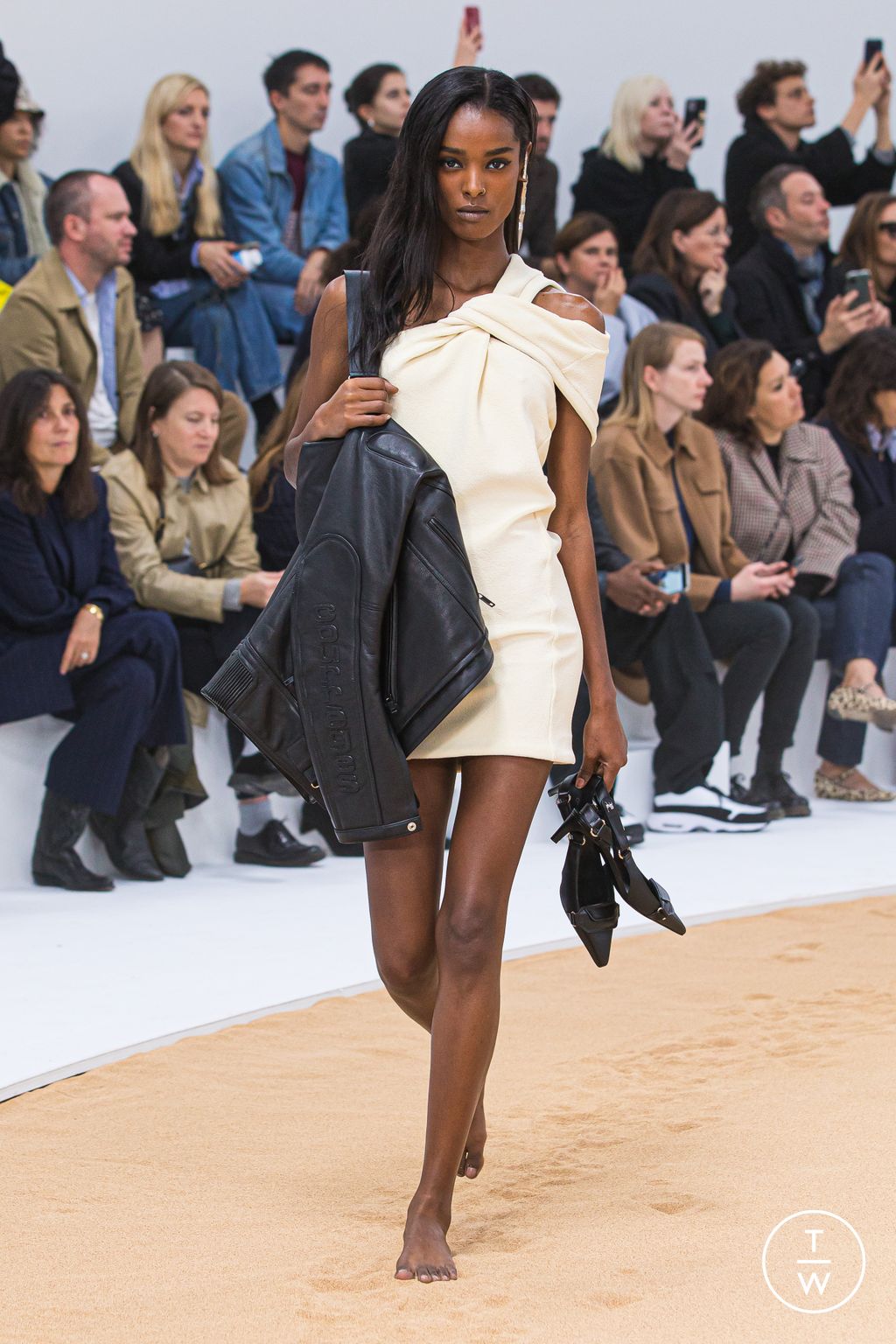 Fashion Week Paris Spring/Summer 2023 look 29 from the Courrèges collection womenswear