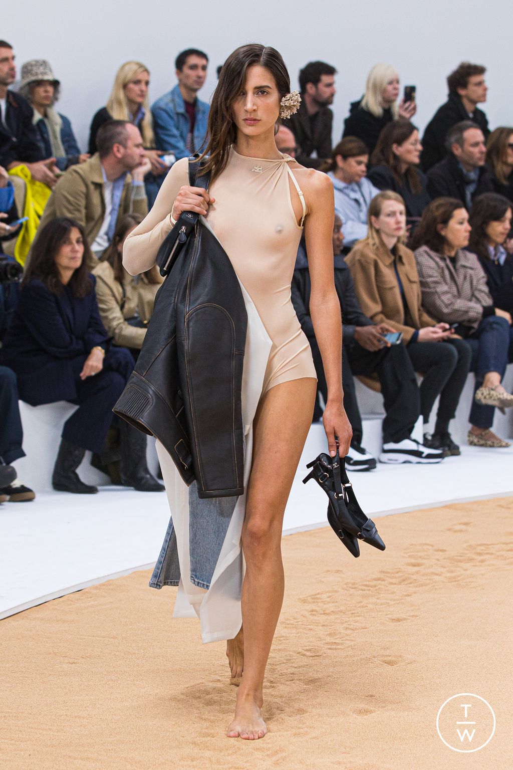 Fashion Week Paris Spring/Summer 2023 look 37 from the Courrèges collection womenswear