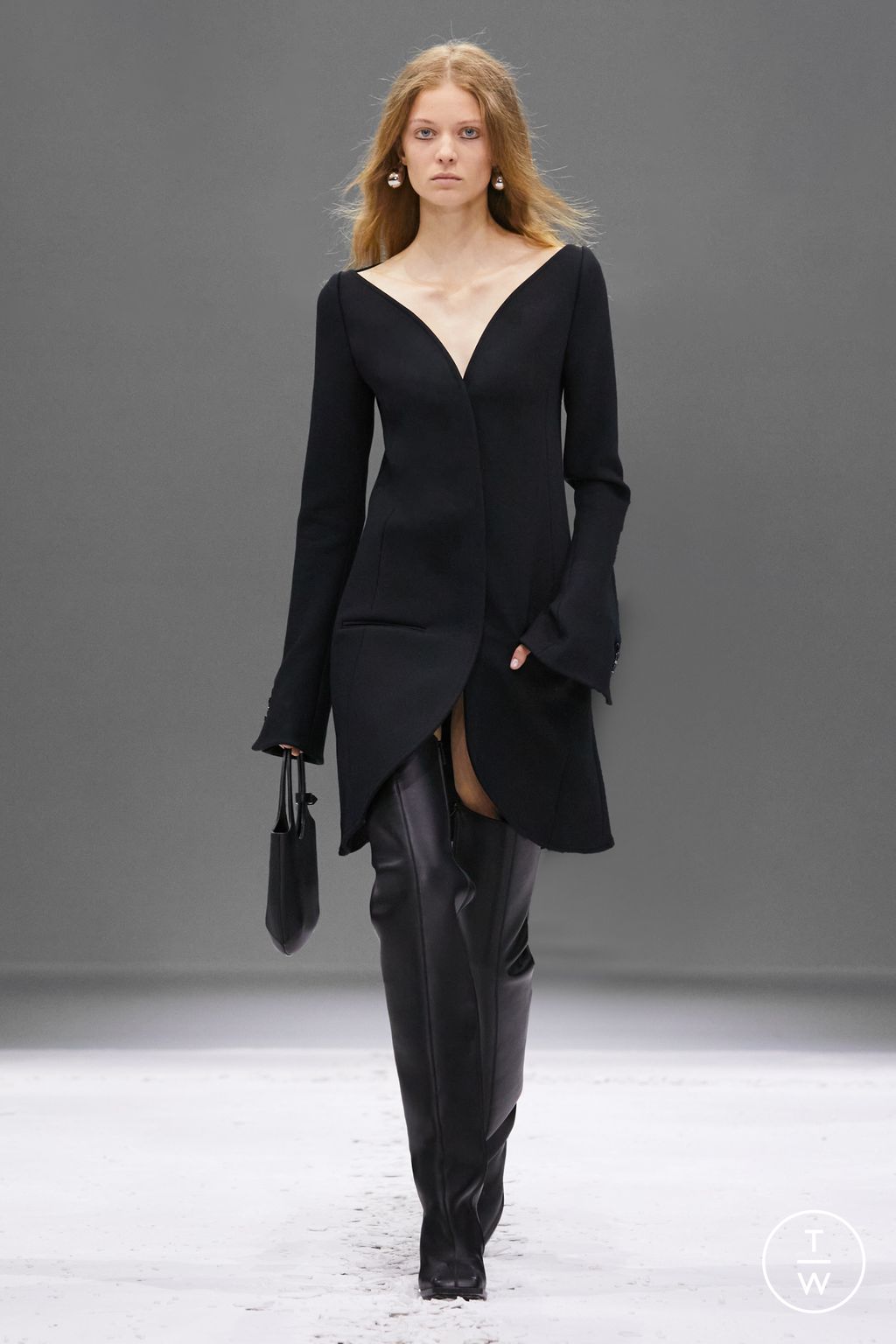 Fashion Week Paris Spring/Summer 2024 look 28 from the Courrèges collection womenswear