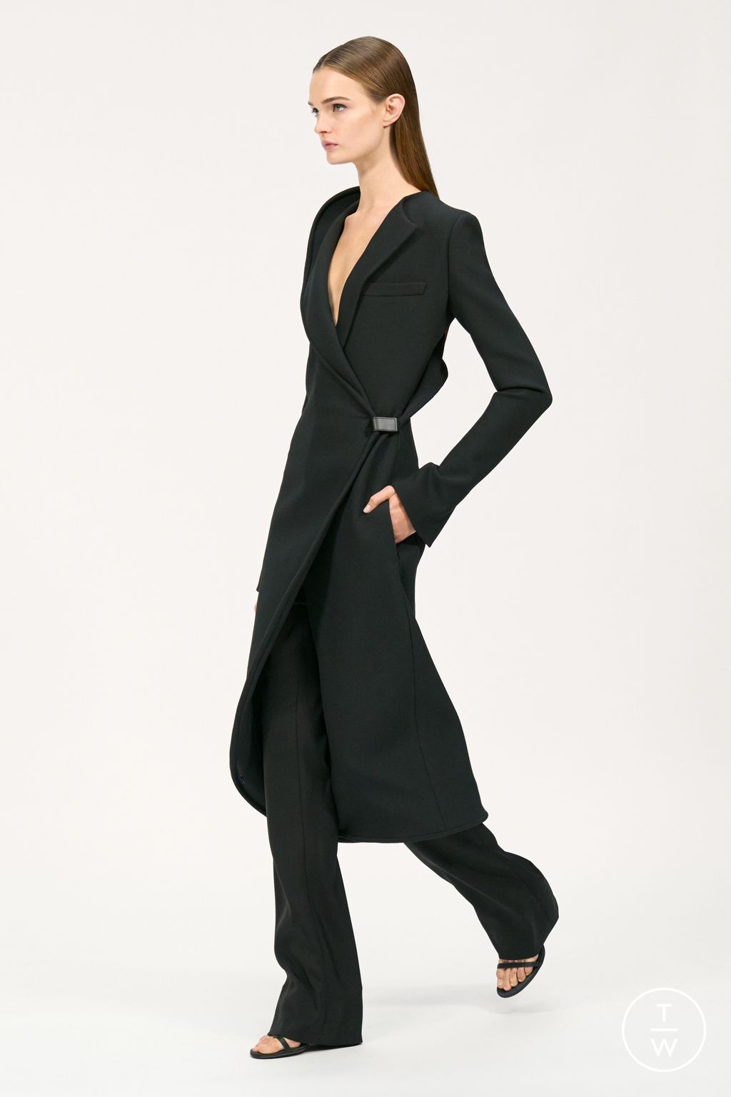 Fashion Week Paris Spring/Summer 2025 look 32 from the Courrèges collection 女装