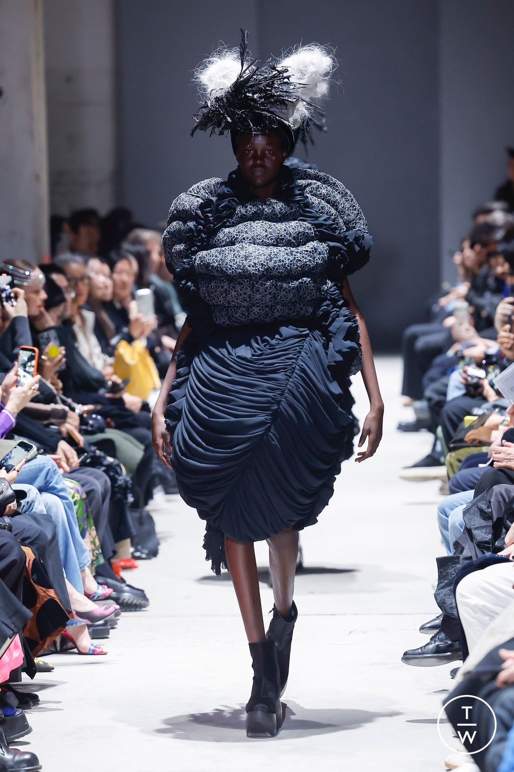 Fashion Week Paris Fall/Winter 2026 look 3 from the Comme des Garçons collection womenswear