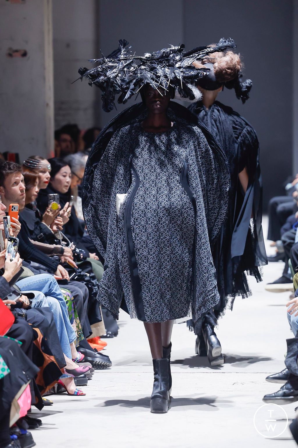 Fashion Week Paris Fall/Winter 2026 look 4 from the Comme des Garçons collection 女装