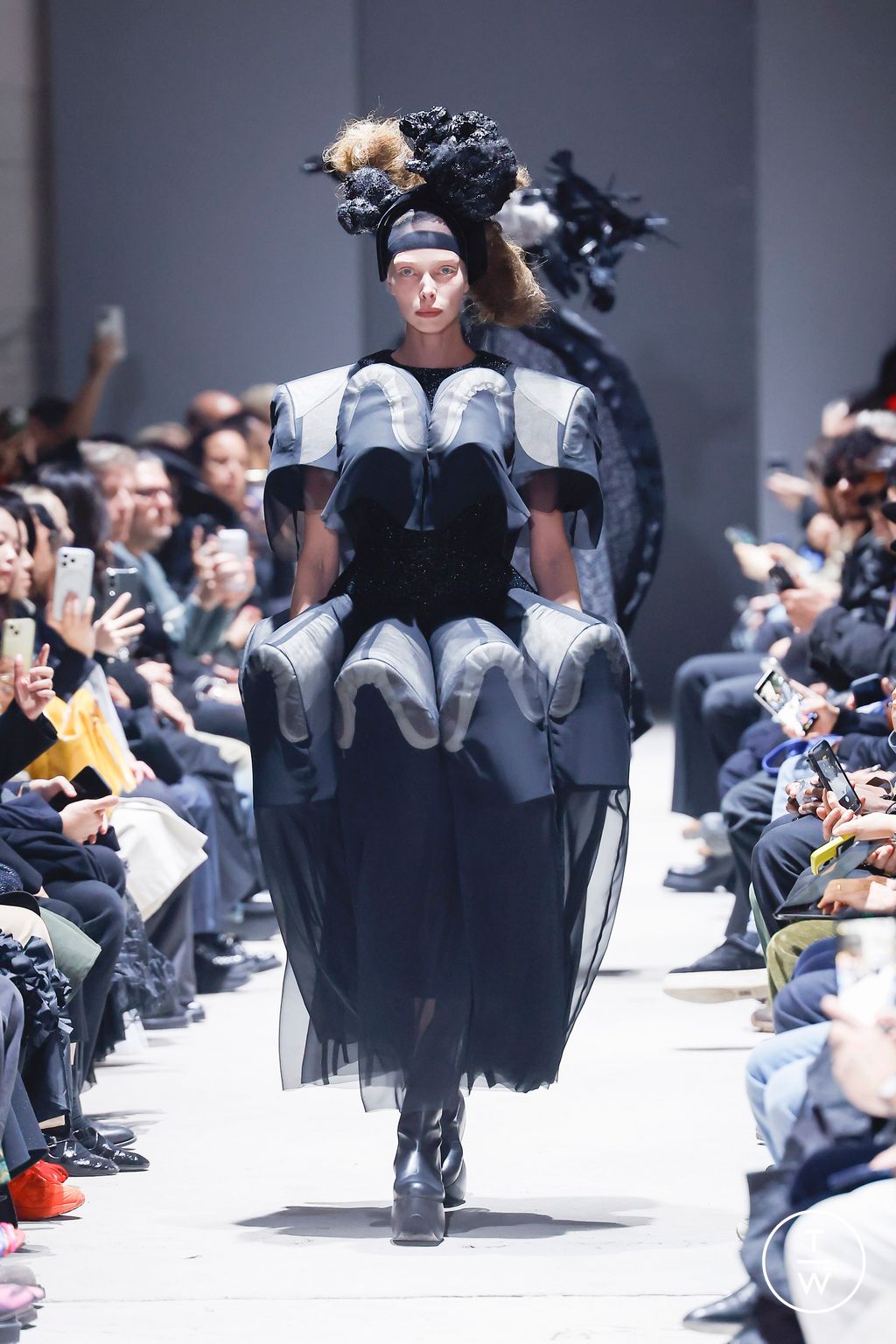 Fashion Week Paris Fall/Winter 2026 look 5 from the Comme des Garçons collection womenswear