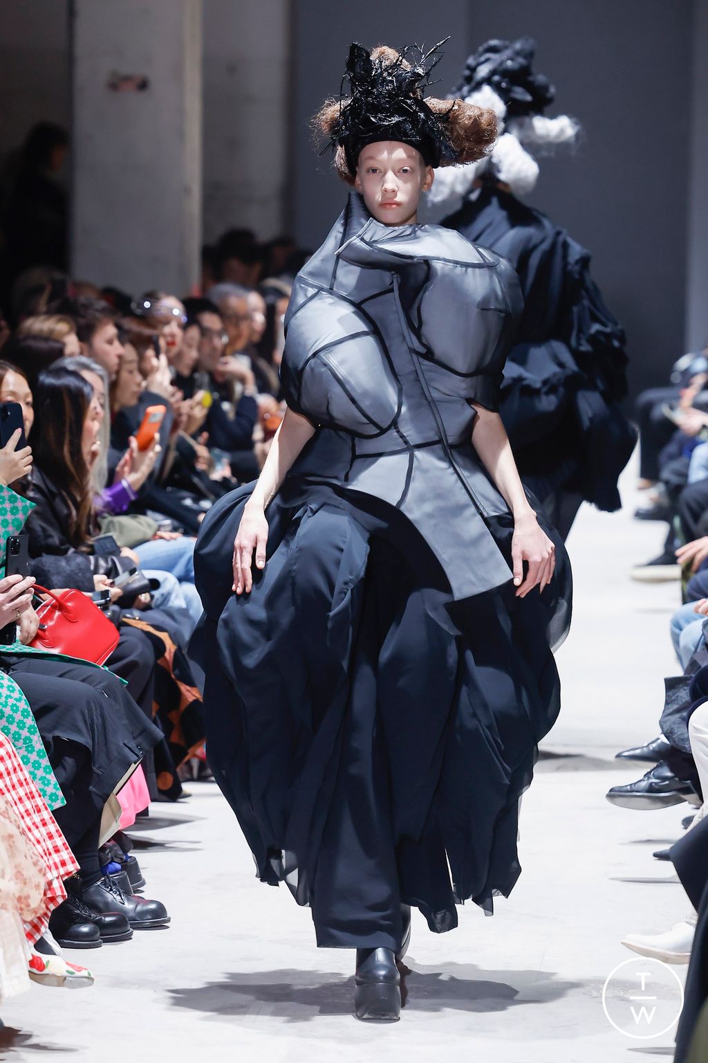 Fashion Week Paris Fall/Winter 2026 look 9 from the Comme des Garçons collection womenswear