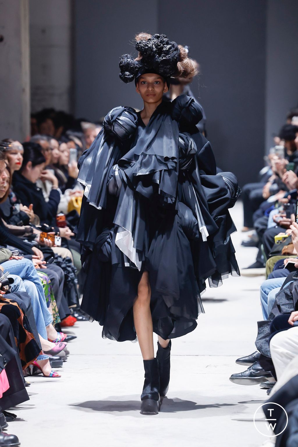 Fashion Week Paris Fall/Winter 2026 look 10 from the Comme des Garçons collection womenswear
