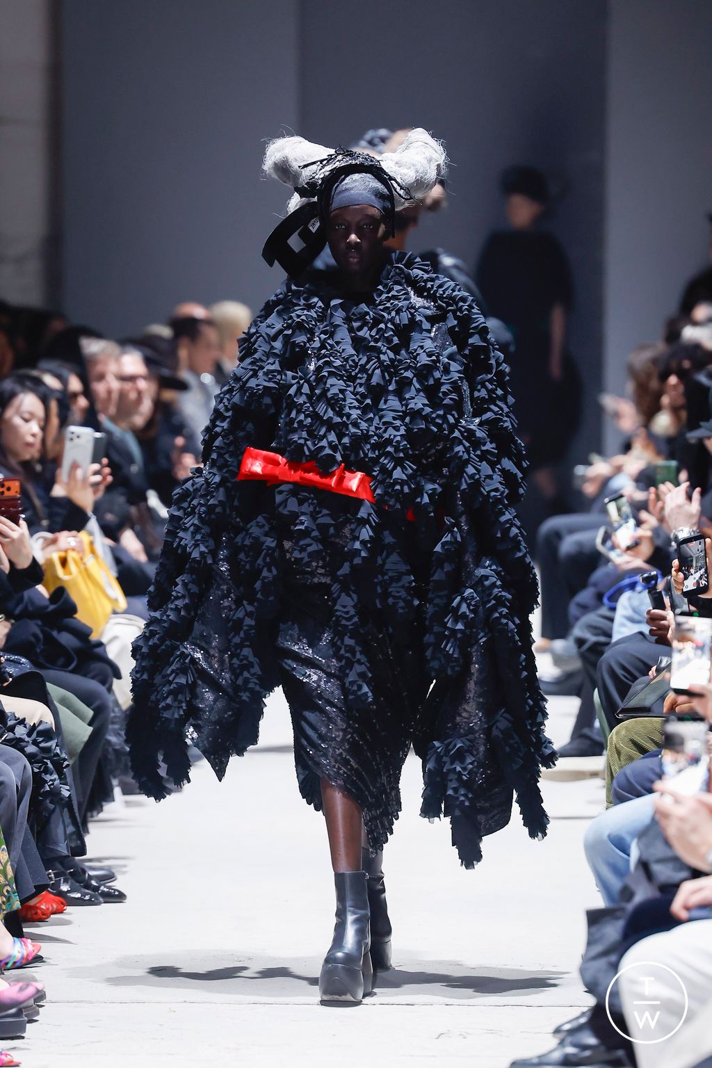 Fashion Week Paris Fall/Winter 2026 look 11 from the Comme des Garçons collection womenswear