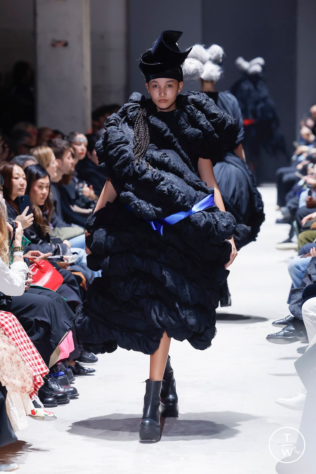 Fashion Week Paris Fall/Winter 2026 look 13 from the Comme des Garçons collection womenswear