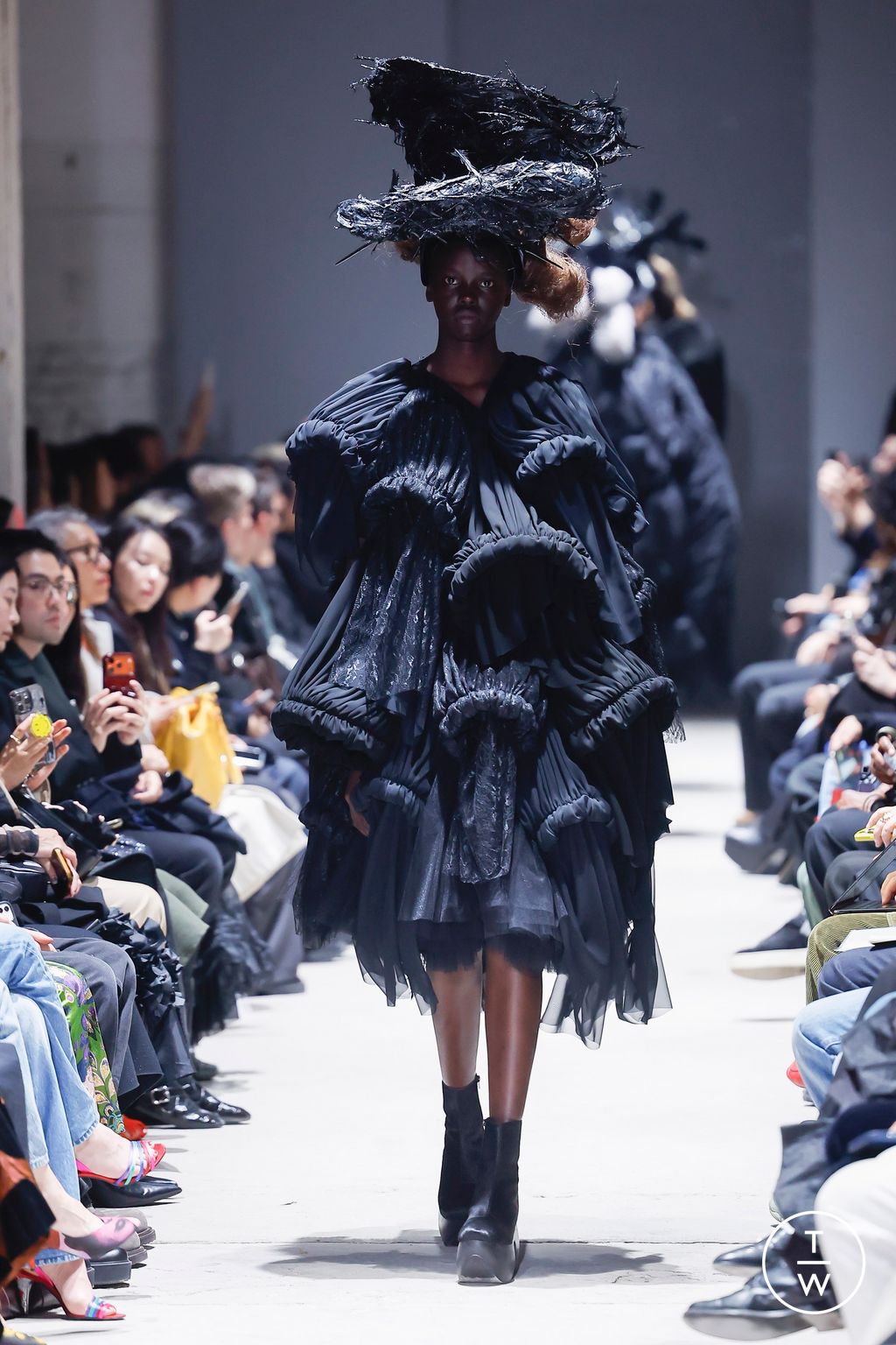 Fashion Week Paris Fall/Winter 2026 look 22 from the Comme des Garçons collection womenswear