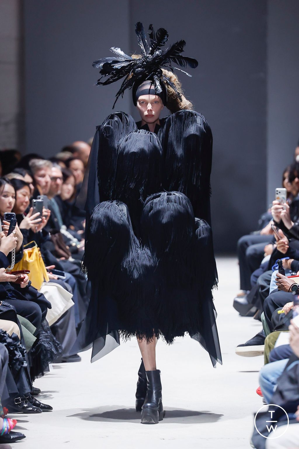 Fashion Week Paris Fall/Winter 2026 look 23 from the Comme des Garçons collection womenswear
