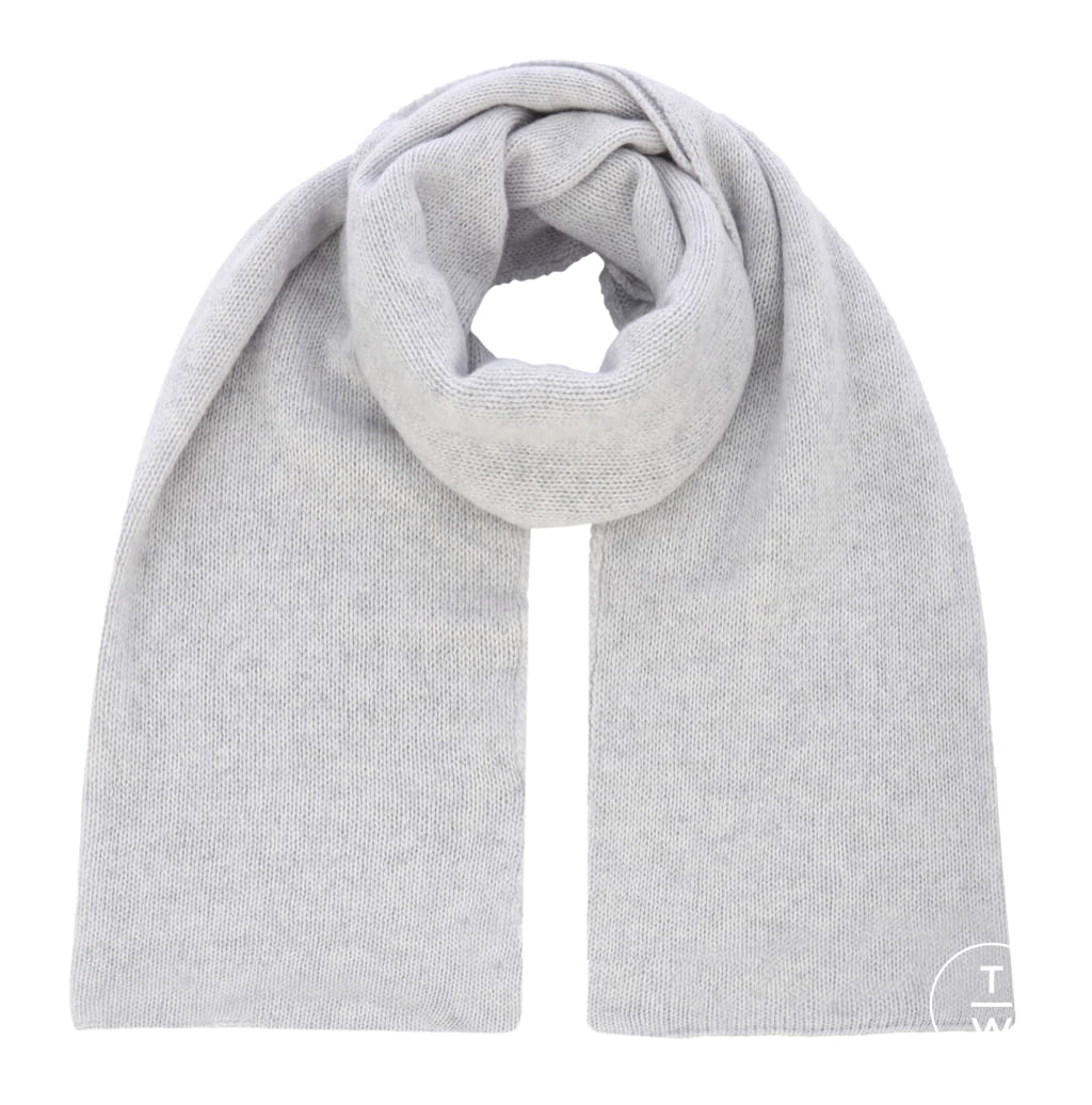 Fashion Week London Fall/Winter 2017 look 14 from the Brora collection womenswear accessories