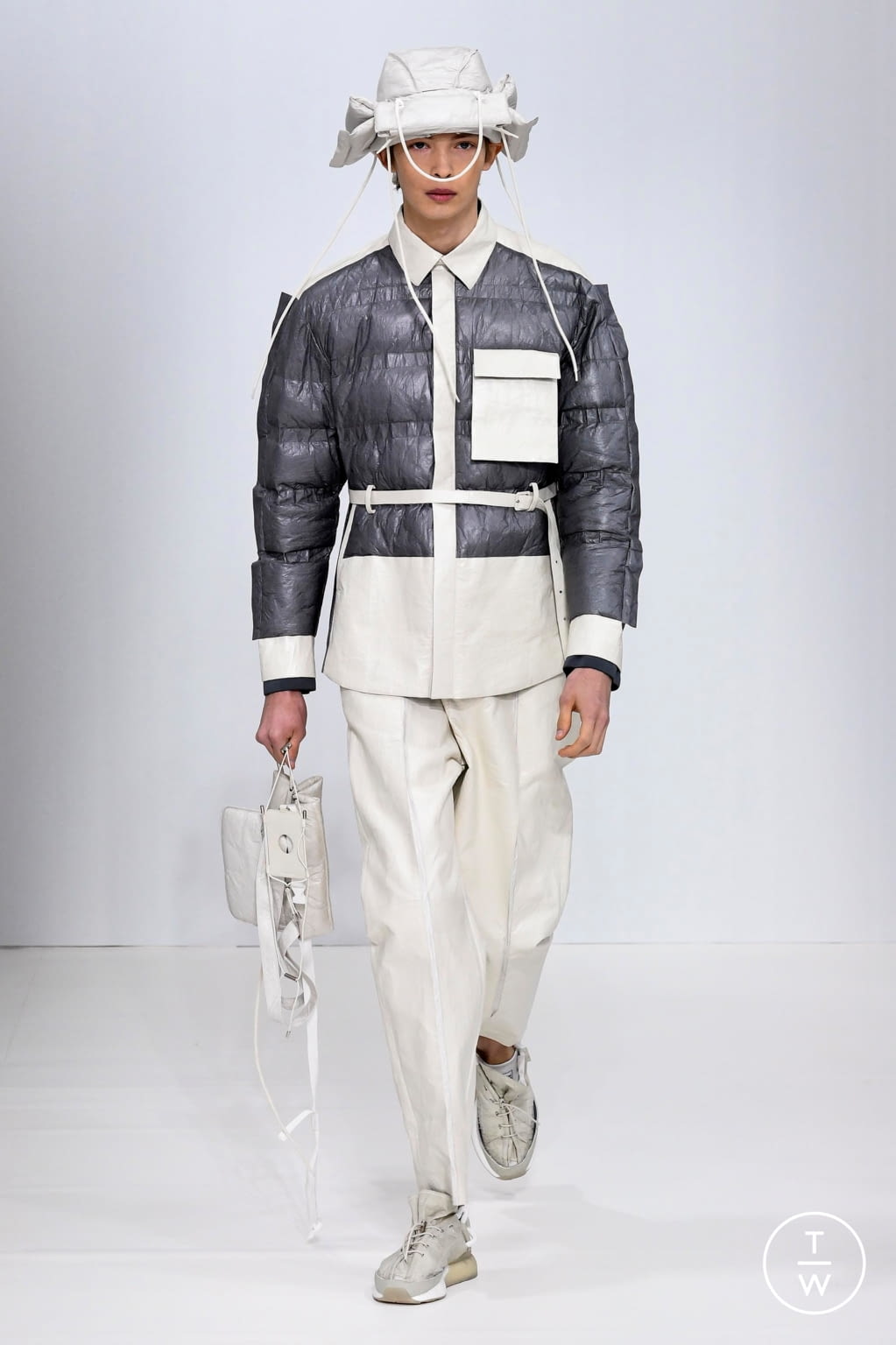 Fashion Week Paris Fall/Winter 2020 look 3 from the Craig Green collection menswear