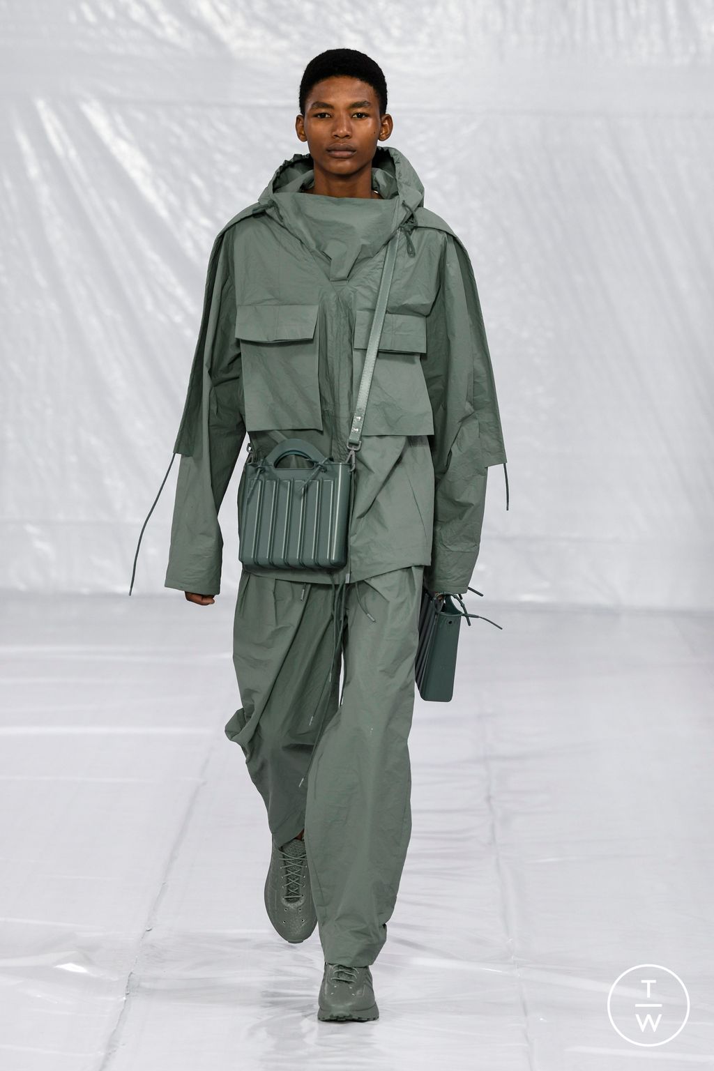Fashion Week Paris Spring/Summer 2023 look 40 from the Craig Green collection 男装
