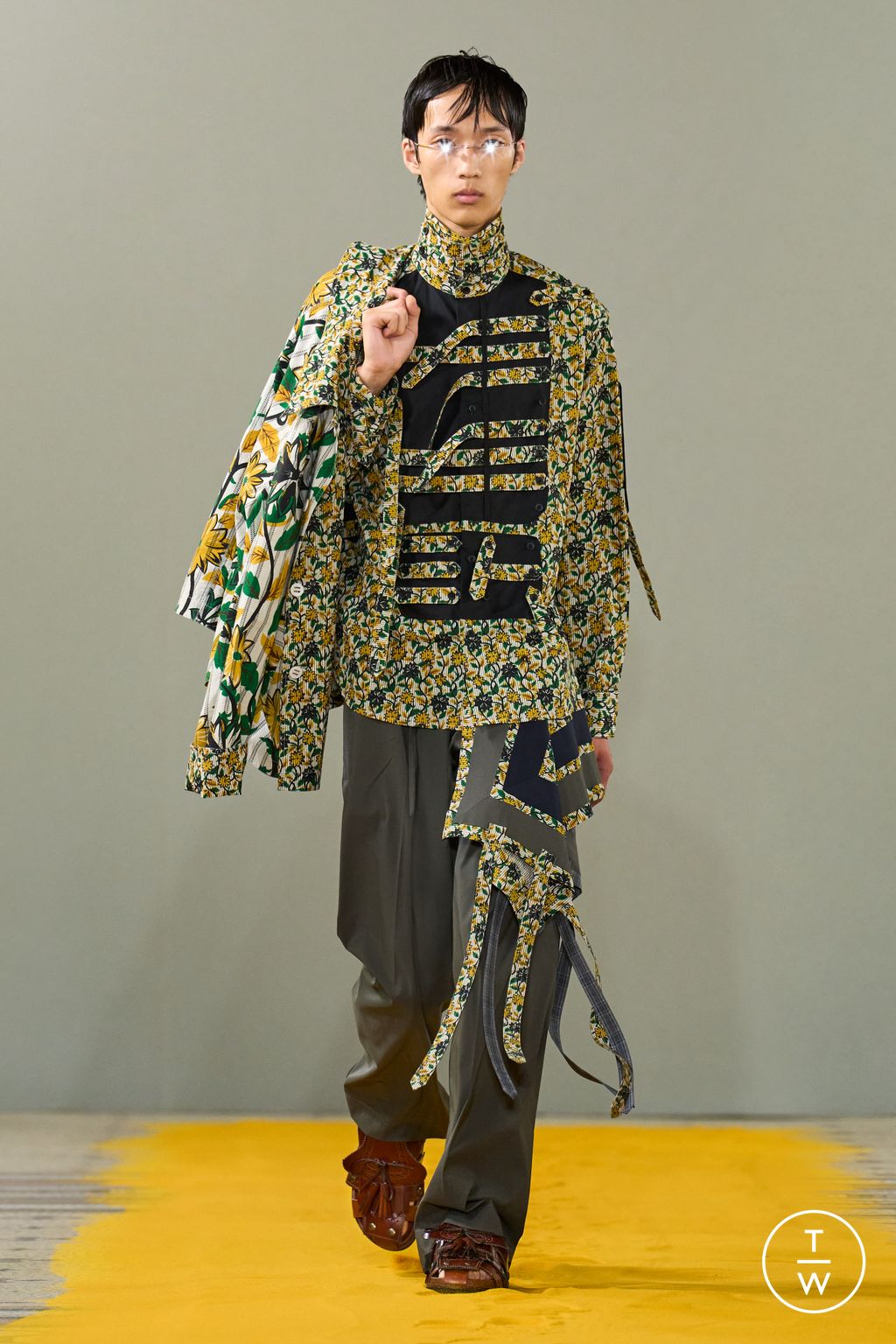 Fashion Week Paris Spring/Summer 2026 look 7 from the Craig Green collection menswear