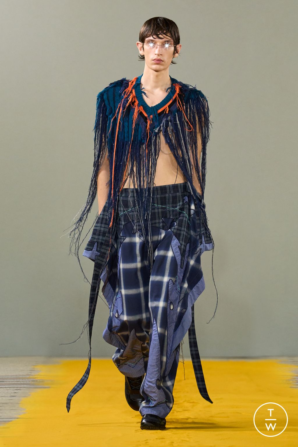 Fashion Week Paris Spring/Summer 2026 look 12 from the Craig Green collection menswear