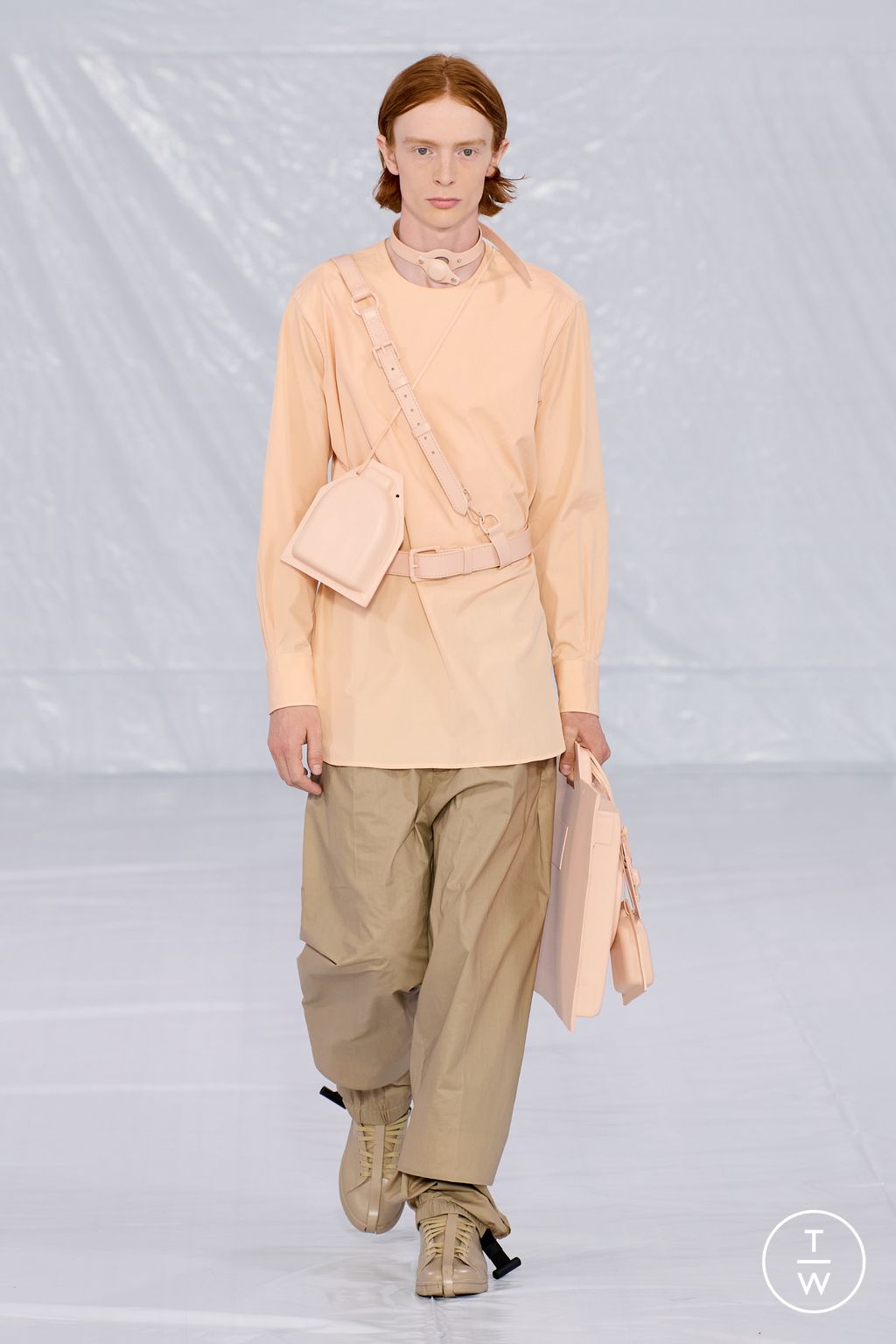 Fashion Week Paris Spring/Summer 2023 look 4 from the Craig Green collection menswear