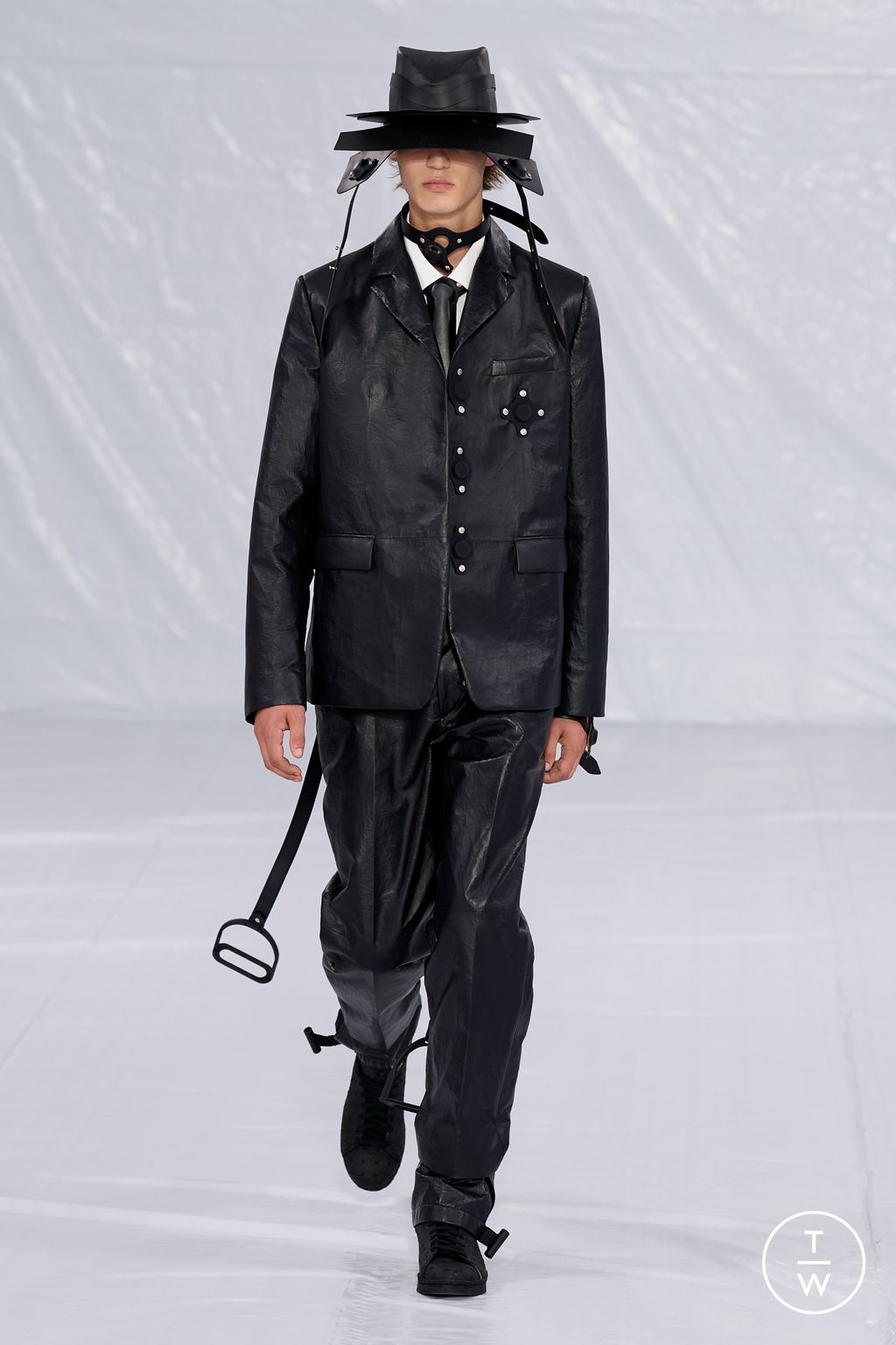 Fashion Week Paris Spring/Summer 2023 look 7 de la collection Craig Green menswear