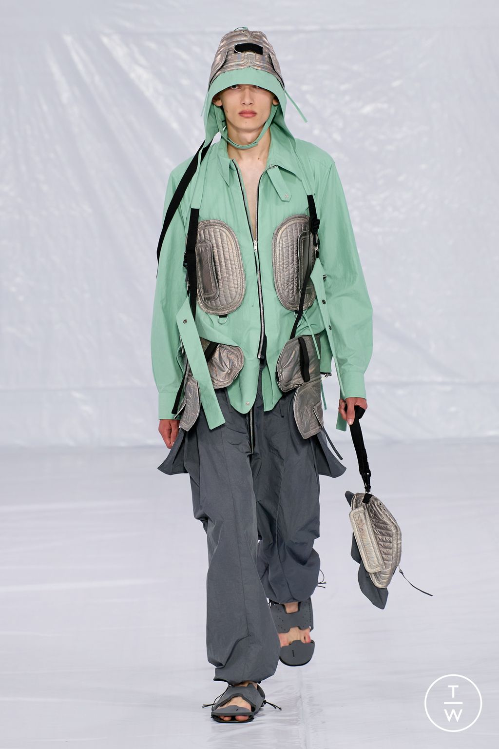 Fashion Week Paris Spring/Summer 2023 look 10 from the Craig Green collection menswear