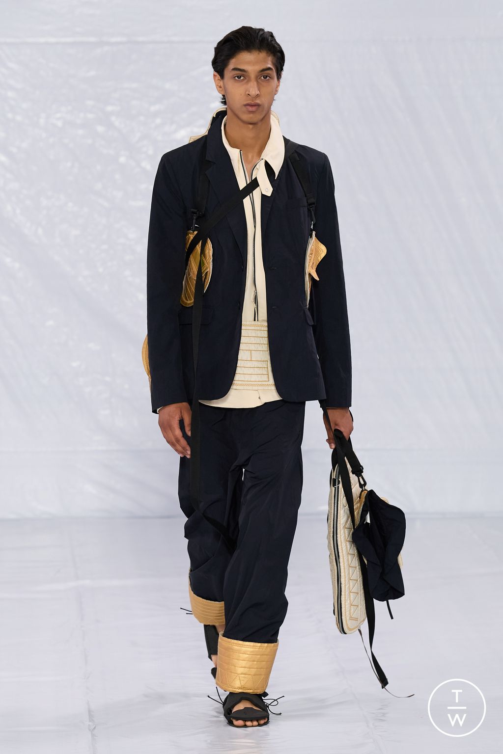 Fashion Week Paris Spring/Summer 2023 look 16 from the Craig Green collection 男装