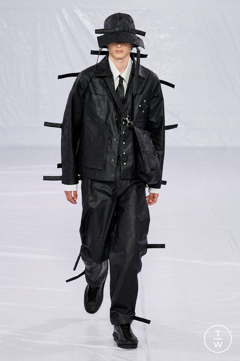 Fashion Week Paris Spring/Summer 2023 look 23 de la collection Craig Green menswear