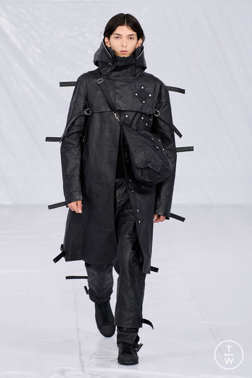 Fashion Week Paris Spring/Summer 2023 look 24 from the Craig Green collection 男装