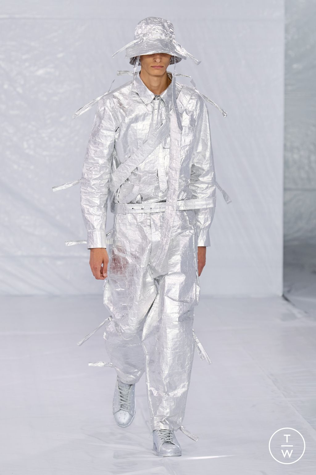 Fashion Week Paris Spring/Summer 2023 look 26 from the Craig Green collection 男装