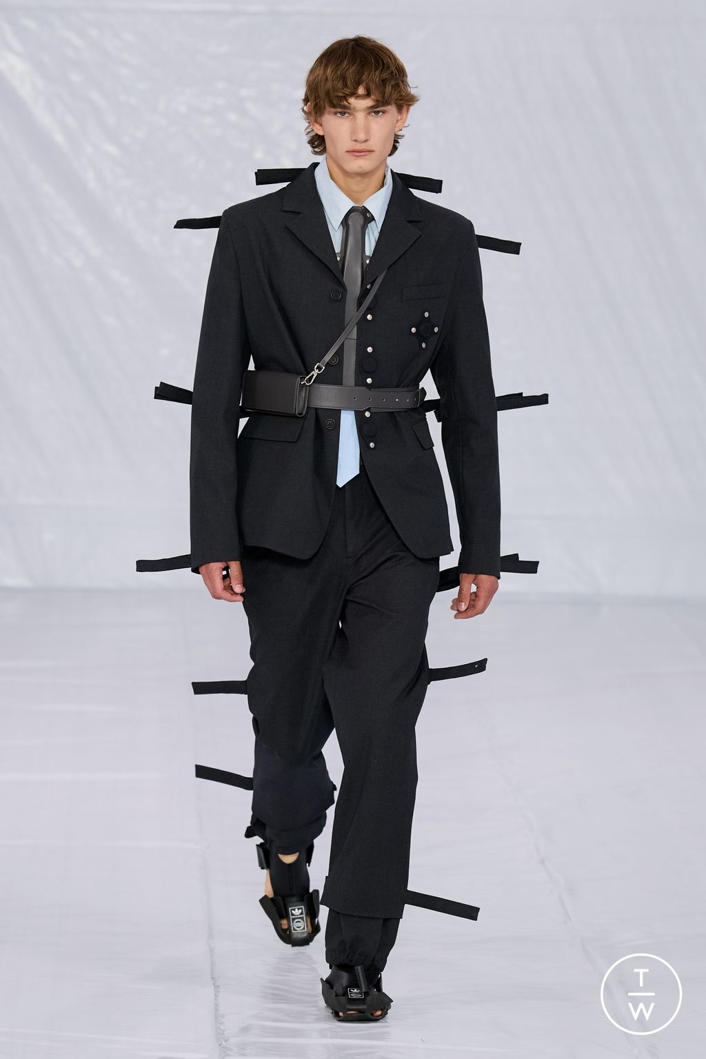Fashion Week Paris Spring/Summer 2023 look 29 from the Craig Green collection 男装