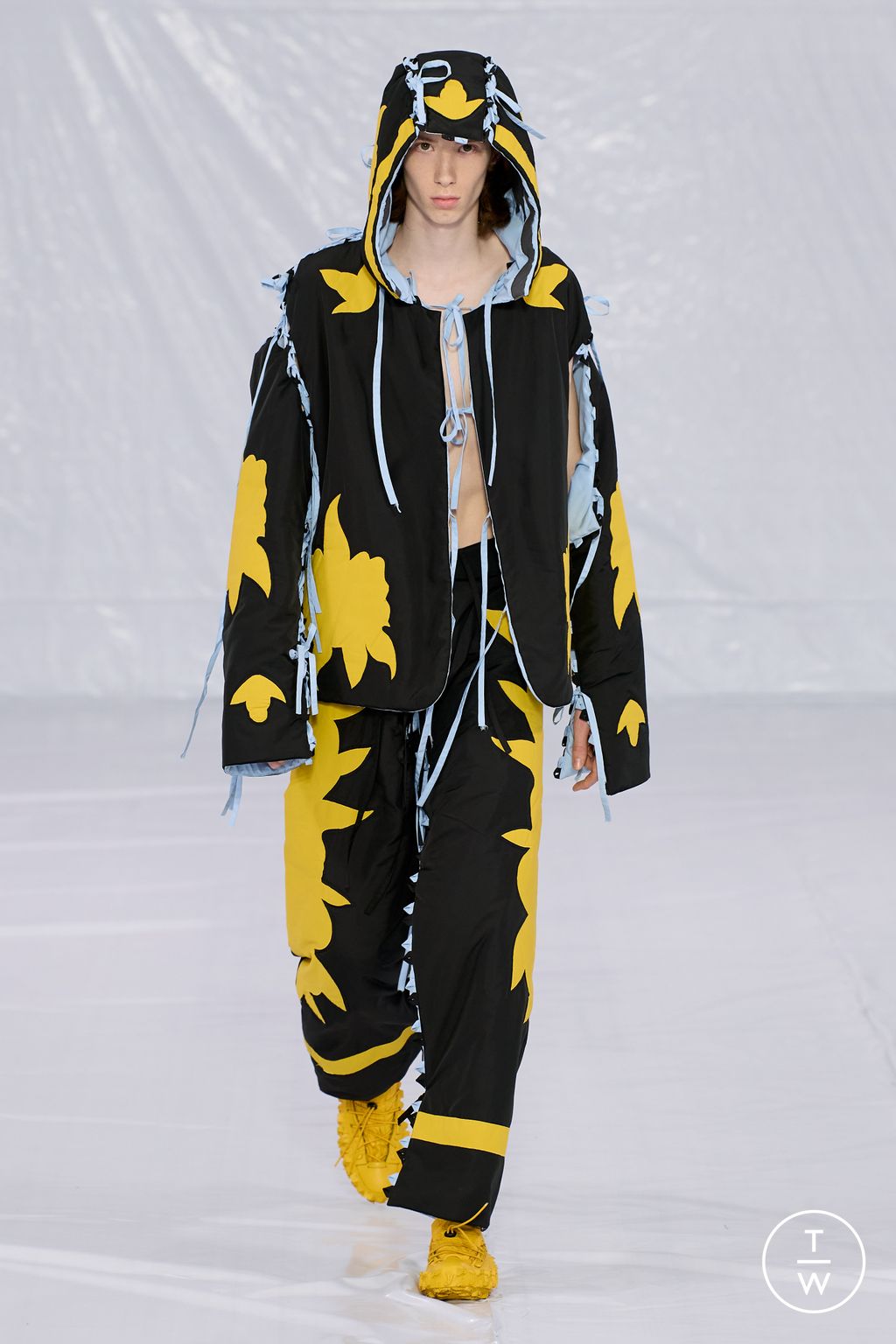 Fashion Week Paris Spring/Summer 2023 look 31 from the Craig Green collection 男装