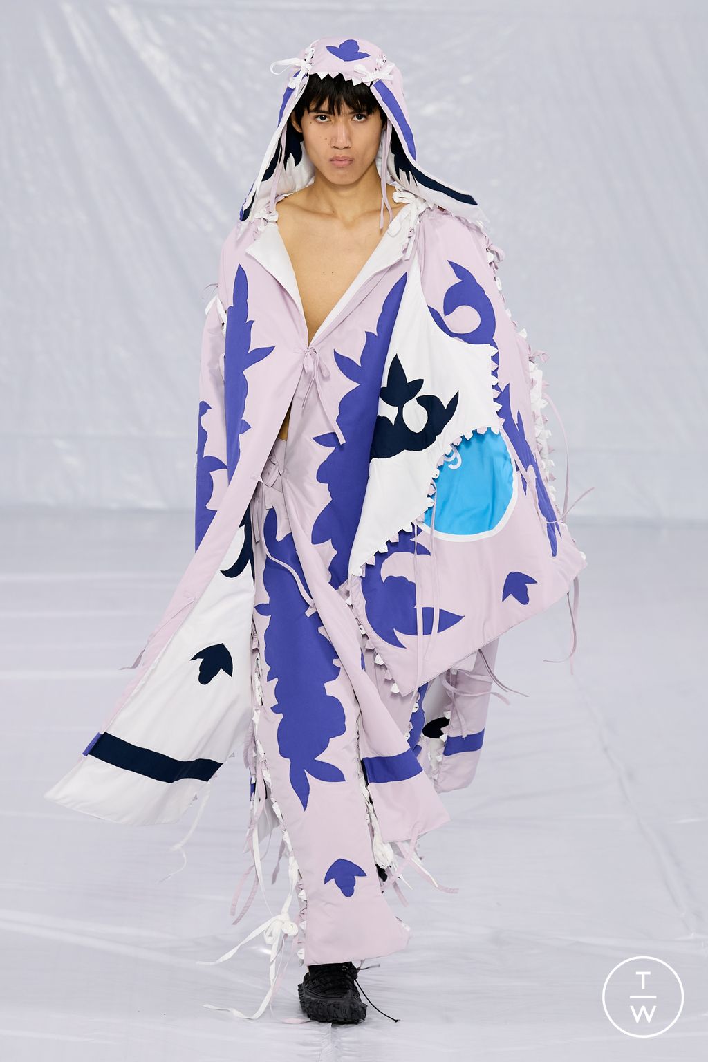 Fashion Week Paris Spring/Summer 2023 look 35 from the Craig Green collection 男装