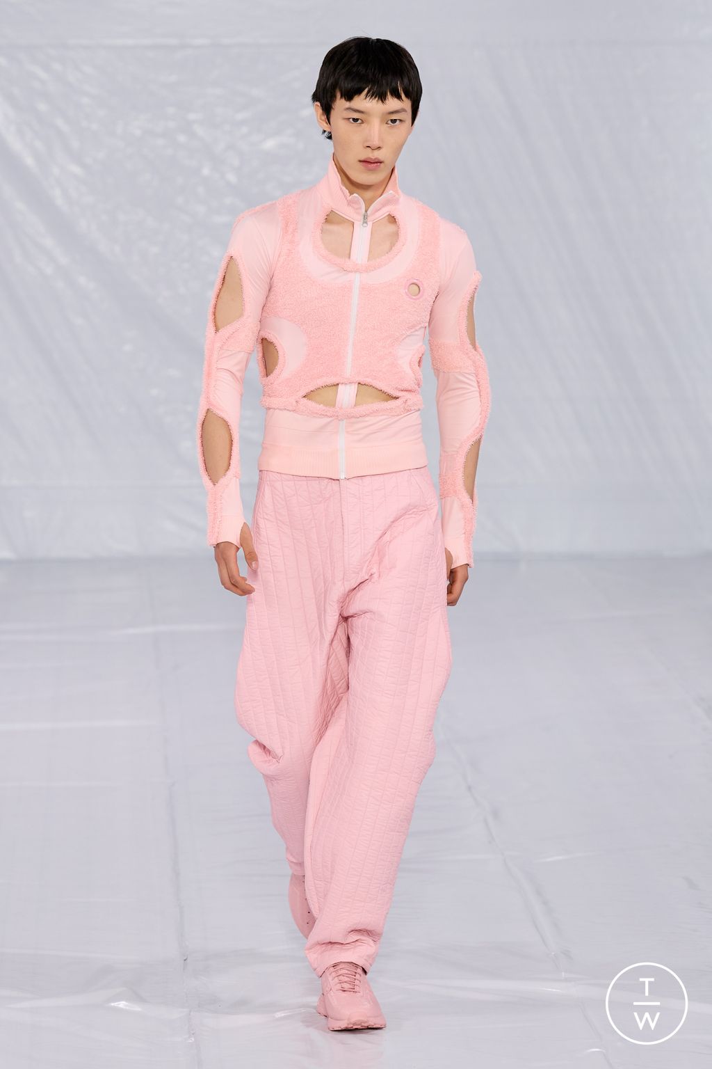 Fashion Week Paris Spring/Summer 2023 look 38 from the Craig Green collection 男装
