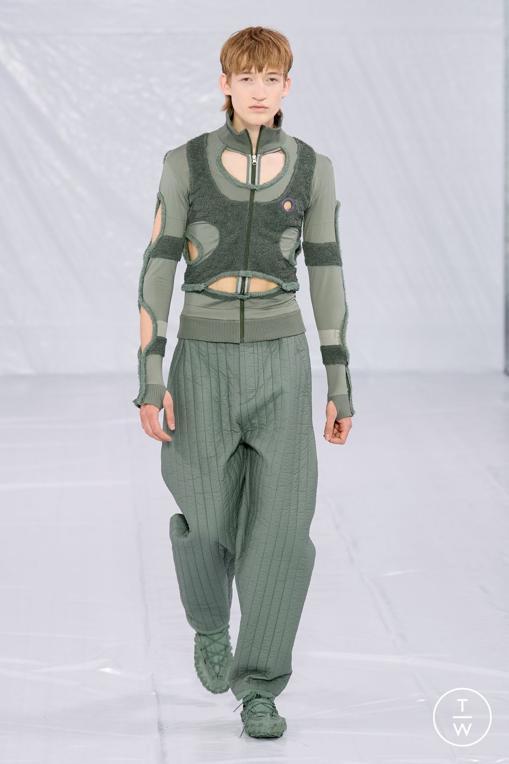 Fashion Week Paris Spring/Summer 2023 look 42 from the Craig Green collection menswear
