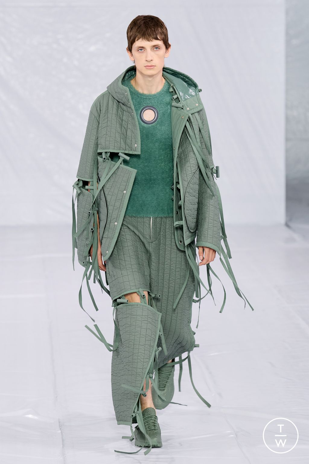 Fashion Week Paris Spring/Summer 2023 look 43 from the Craig Green collection 男装