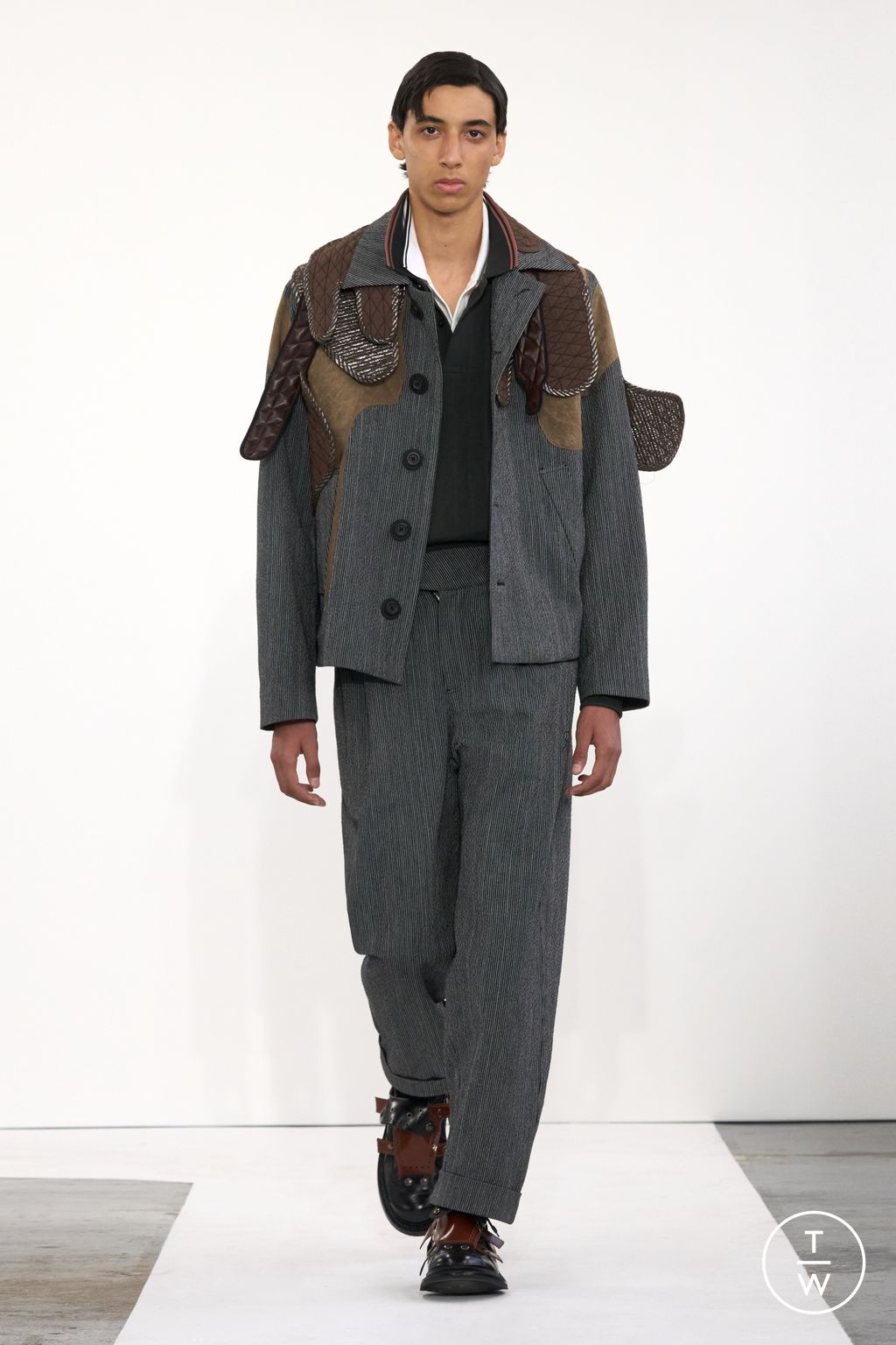 Fashion Week London Spring-Summer 2025 look 2 from the Craig Green collection 男装