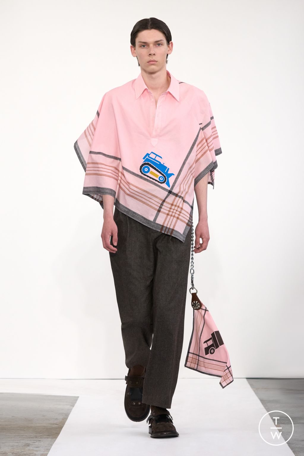 Fashion Week London Spring-Summer 2025 look 13 from the Craig Green collection menswear